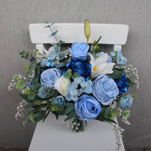 Blau weißer Hochzeitsstrauß, Seidenblumenstrauß, Winterhochzeitsblumen