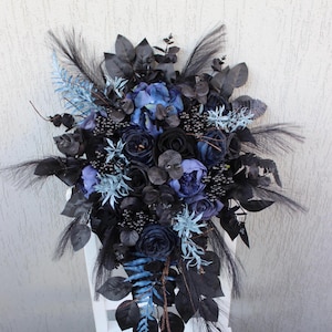 Ramo de novia gótico, ramo de novia azul oscuro, ramo de novia con un toque melancólico