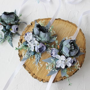 Marine blauwe rustieke corsage, Stoffige blauwe bruiloft corsage, Bruidsmeisje pols corsage