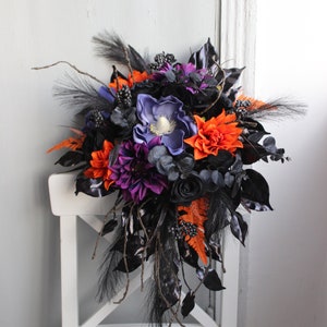 Black purple orange bouquet, Gothic wedding bouquet, Cascading Halloween wedding bouquet