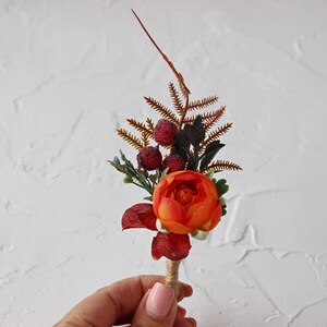 Burnt orange boutonniere for men, Fall wedding buttonhole, Groom boutonniere One boutonniere