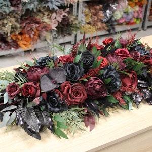 Centrotavola verde nero bordeaux, arredamento di nozze gotico, disposizione della tavola di nozze di Halloween