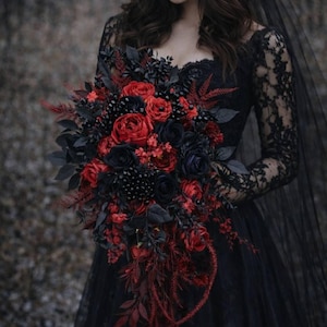 black bridesmaid dresses with red bouquet Color scheme and florals with black bridesmaids dresses : r/weddingplanning