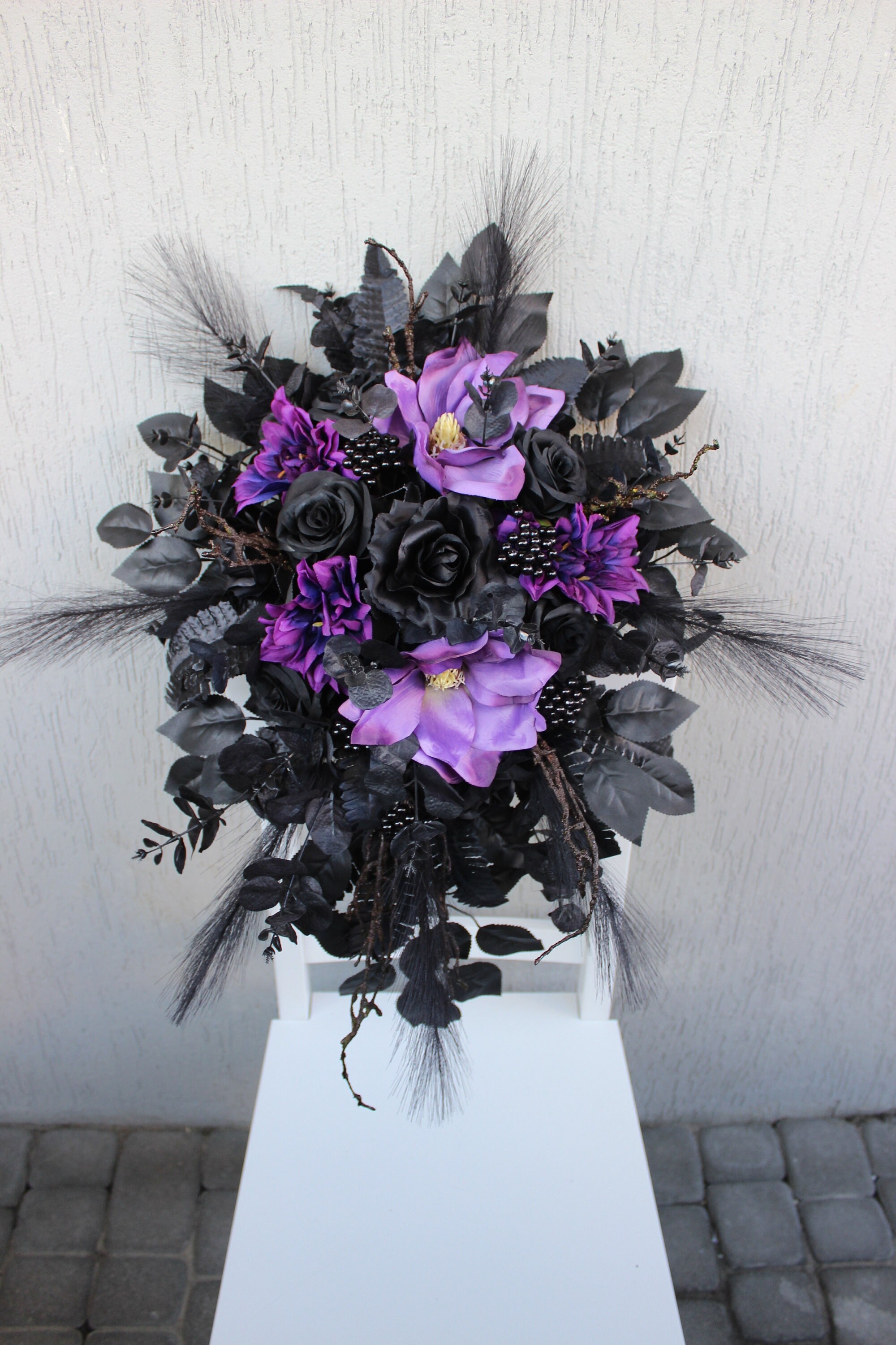 紫と黒のブーケ、ゴシックウェディングブーケ、ムーディなブーケ