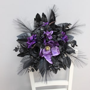 Ramo negro púrpura, ramo de boda gótico, ramo de boda de Halloween en cascada