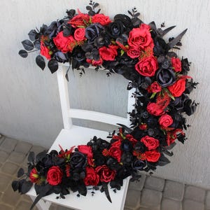 Red black garland, Gothic wedding table garland, Halloween wedding decor