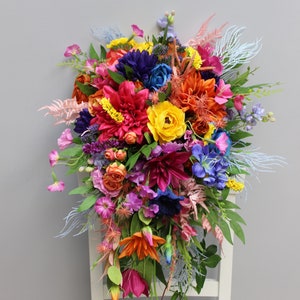 Bunter Brautstrauß, Regenbogenstrauß, Hochzeitsblumen, Hochzeit-Blumenschmuck, bunter Hochzeitsstrauß, Seidenblumenstrauß