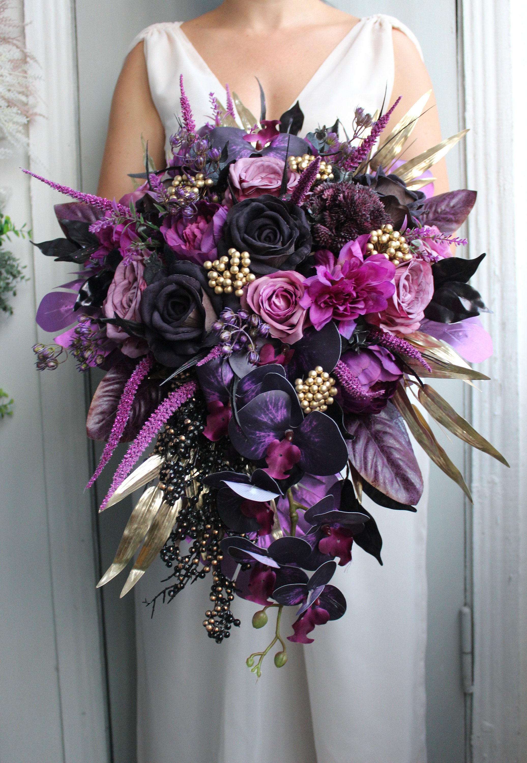 Purple Black Gold Bouquet, Gothic Wedding Bouquet, Moody Bouquet, Cascading  Halloween Wedding Bouquet - Etsy