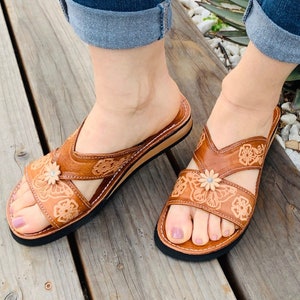 Womens Mexican Sandals, Handmade Leather Huaraches Sandals ,Sandalias Huaraches Mexicanos ,Mexican Leather Shoes, Huarache DOS TIRAS V Tan