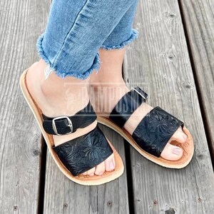 Womens Mexican Sandals, Handmade Leather Huaraches Sandals ,Sandalias Huaraches Mexicanos ,Mexican Leather Shoes, Huarache TOOLED CAROLINAS