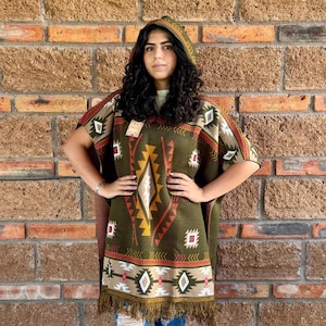 Traditional Mexican Poncho Blanket ,Mexican Cape Sweater  , Beautiful Overcoat , Super Soft Poncho , Reboso Mexicano ,Pashmina Capa Mexicana