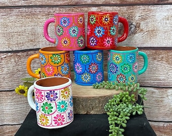 Hermosa taza mexicana de jarrito, taza artesanal con diseño floral de cerámica de arcilla pintada a mano, taza mexicana, tazas de café y té mexicanas pintadas a mano.