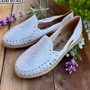 Damen Mexikanische Sandalen, Handgefertigte Leder Huaraches Sandalen, Sandalias Huaraches Mexicanos, Mexikanische Lederschuhe, JOEL Tooled WHITE / Blancos