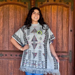 Traditional Mexican Poncho Blanket ,Mexican Cape Sweater  , Beautiful Overcoat , Super Soft Poncho , Reboso Mexicano ,Pashmina Capa Mexicana