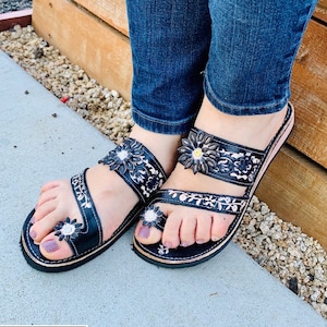 Womens Mexican Sandals, Handmade Leather Huaraches Sandals ,Sandalias Huaraches Mexicanos ,Mexican Leather Shoes, Huarache DEDO NEGRO /BLACK