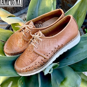 Womens Mexican Sandals, Handmade Leather Huaraches Sandals ,Sandalias Huaraches Mexicanos,Mexican Leather Shoes,Huarache Mujer TOOLED CINTAS