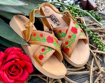 Womens Mexican Sandals, Handmade Leather Huaraches Sandals ,Sandalias Huaraches Mexicanos,Mexican Leather Shoes,Roses Sandals cruzados ROSAS