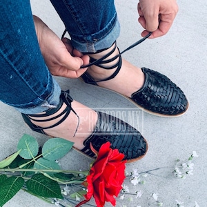 Womens Mexican Sandals, Handmade Leather Lace Up Sandals Huaraches, Sandalias Huaraches Mexicanos,Mexican leather Shoes ROMANO Lace-up NEGRO