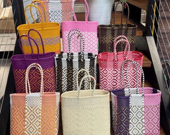 Kompakt mexikansk tote plastpåse, handvävd återvunnen plastpåse, handgjord vävd väska, Bolsa Tejida a Mano de Plastico, Hecha en Mexico