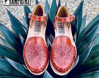 Womens Mexican Sandals, Handmade Leather Huaraches Sandals ,Sandalias Huaraches Mexicanos ,Mexican Leather Shoes, Ankle Strap TOOLED TINTOS