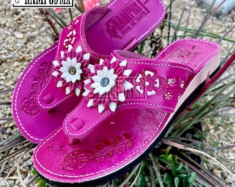 Womens Mexican Sandals, Handmade Leather Huaraches Sandals ,Sandalias Huaraches Mexicanos,Mexican Leather Shoes,PATA GALLO FIUSHA / pink
