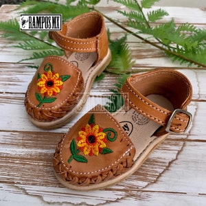 Sandálias infantis de couro mexicano para meninas, sandálias infantis feitas à mão Huaraches, Huaraches Mexicanos Niña Baby Mexico Shoes, BROCHE GIRASOL TAN