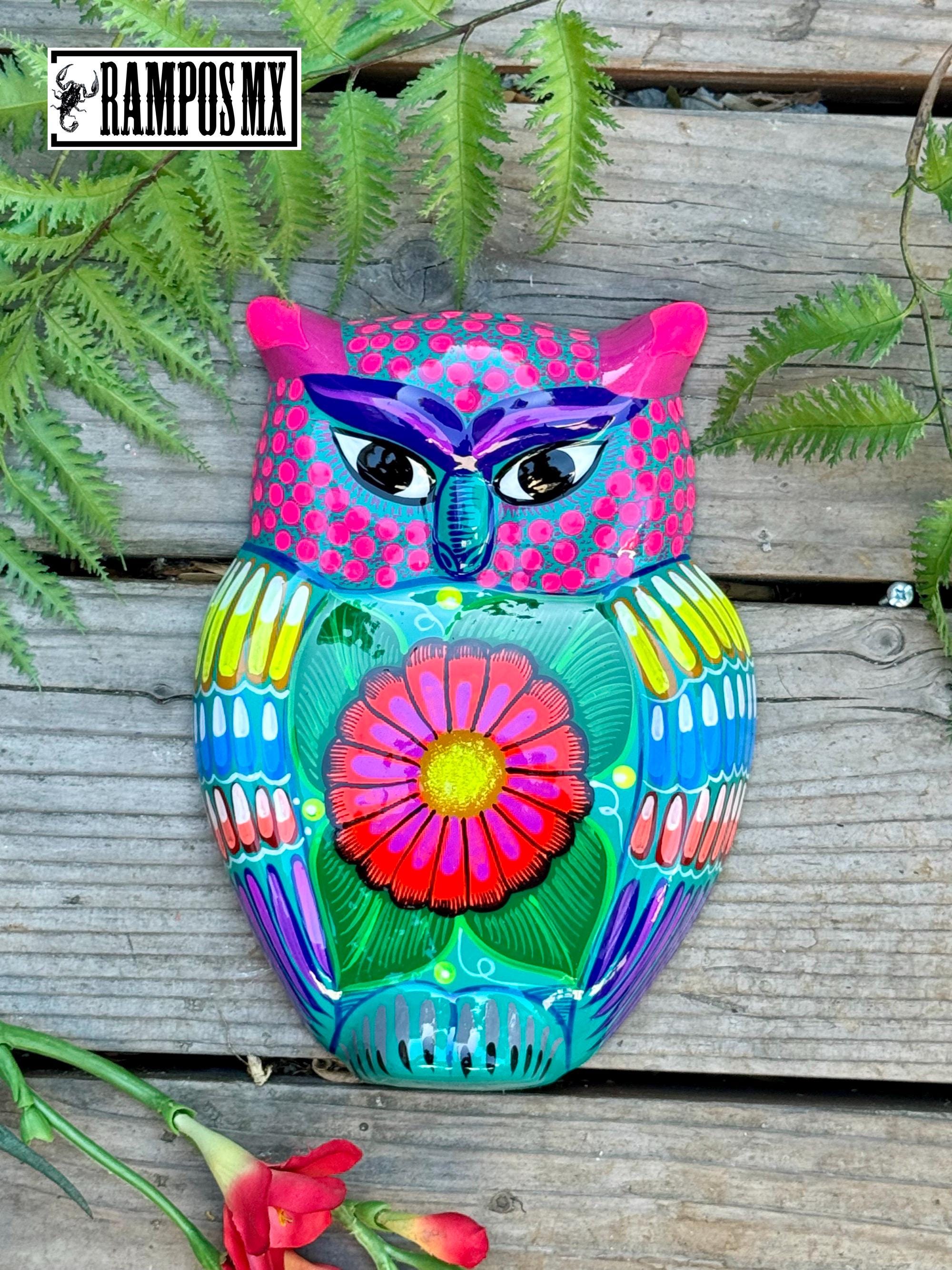 大きなフクロウ美しいメキシコの陶器、装飾的なフクロウと壁の装飾