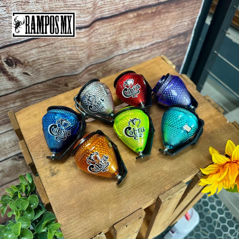 Spinning Top mexican toy,Trompo Mexicano Plastico,Fiesta Mexicana spinning Toy Game,  Trompo Plastico Professional,Mexican Professional Spin. trompo plastico. trompo mexicano , mexican spinning top, trompo profesional Mexico.