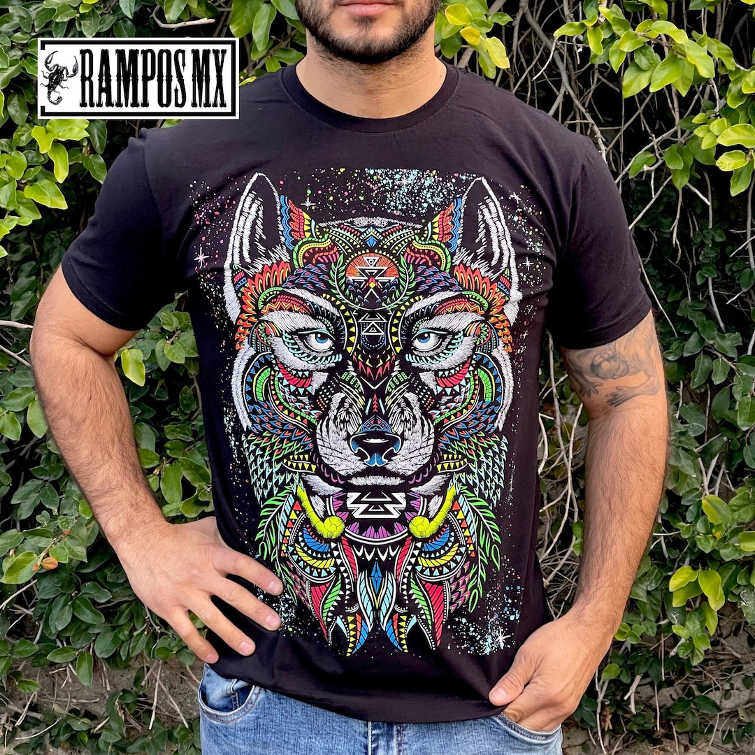 Camisetas mexicanas, serigrafía hecha a mano, diseños artesanales, brillan en la luz negra, playeras de lobo azteca, playeras mexicanas, lobo azteca