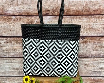 Medium Mexican Tote Plastic Bag , Handwoven Recycled Plastic  display picture 1