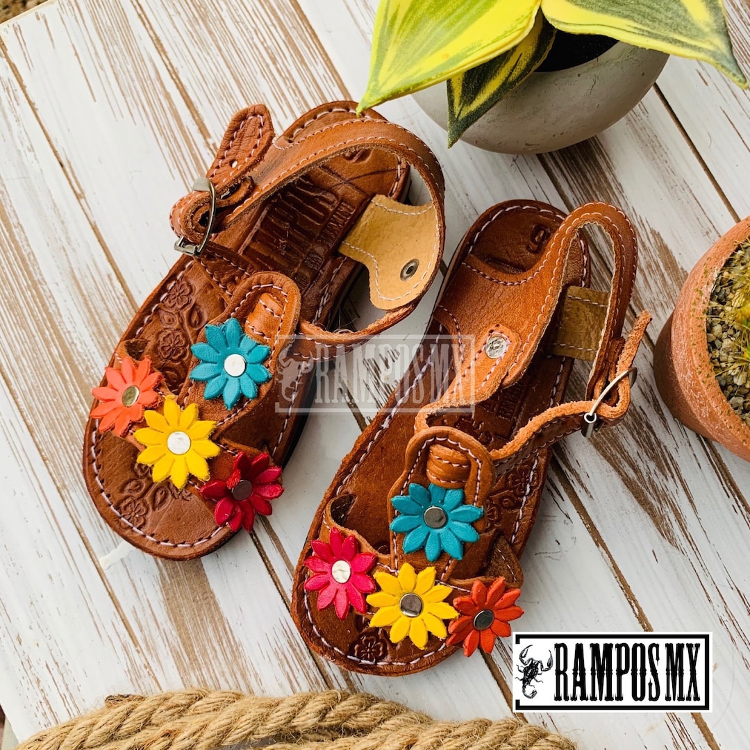 Girl store huaraches sandals