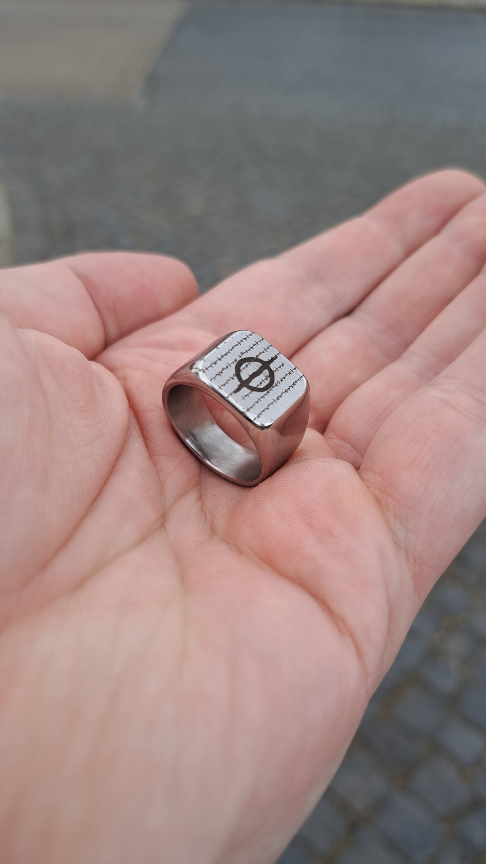 Signet Ring "Phyrexian"