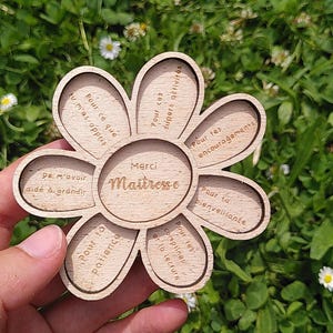 FICHIER NUMÉRIQUE - Fleur-magnet Merci Maîtresse / Merci Maître