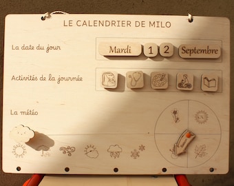 Personalized wooden perpetual calendar