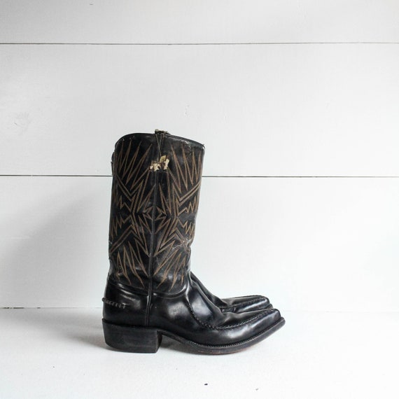 stovepipe cowboy boots