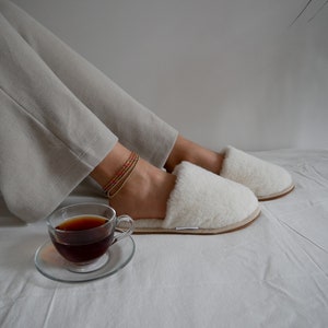 wool slippers
house shoes
cozy wool slippers
slippers women
organic slippers
merino wool home
gift for home
gift for wife
indoor shoes
grandmother gift
guests slippers
housewarming gift
felted wool shoes