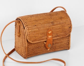 Postman Rattan Bag - Bali Bag - Straw Bag - Handwoven Shoulder Bag - Woven Beach Bag - Boho Summer Bag - Bohemian Rattan Purse