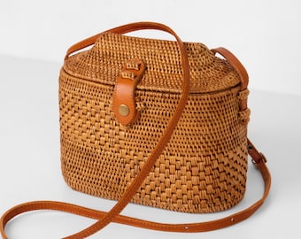 Bolso de ratán trapezoidal - Bolso balinés - Bolso de paja - Bolso de playa de verano - Bolso bohemio de hombro - Monedero de ratán para mujer - Regalo para ella - Regalos de moda para mamá