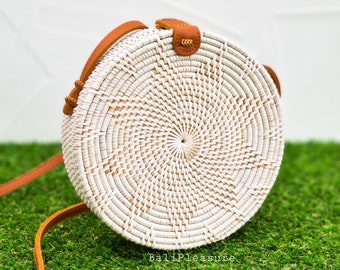 White Flower Round Rattan Bag - Bali Bag - Straw Bag - Handwoven Shoulder Bag - Boho Summer Purse - Bohemian Crossbody Bag