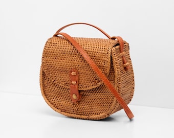 Handwoven Rattan Satchel Bag – Bohemian Bali Crossbody Purse