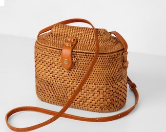 Handmade Trapeze Rattan Bag – Bali Summer Straw Shoulder Bag