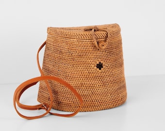 Handwoven Rattan Backpack – Natural Straw Bali Bag