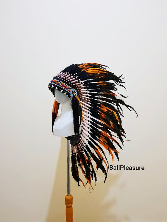 Copricapo indiano Black & Orange Replica Feather Warbonnet Cappello di  piume dei nativi americani Costume del festival Cappello indiano Media  lunghezza -  Italia