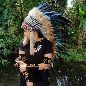 Coiffe indienne Réplique bleue Bonnet de guerre en plumes Chapeau de plumes amérindiennes Costume de festival Chapeau indien Longueur moyenne image 3