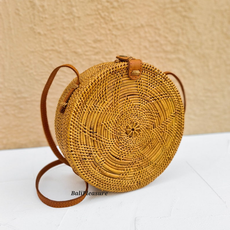 Brown Flower Round Rattan Bag - Bali Bag - Star Straw Bag - Handwoven Shoulder Bag - Boho Summer Purse - Bohemian Crossbody Bag 