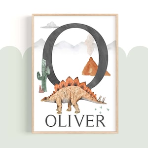 Impresión de pared para habitación infantil personalizada con nombre y letra de dinosaurio jurásico de Pip+Phee