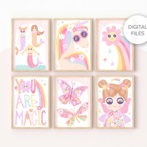 Puede incluir: Conjunto de seis impresiones de arte de pared imprimibles con ilustraciones de un unicornio, un arcoíris, una mariposa, sirenas y una niña con flores en el pelo. Las impresiones tienen una estética caprichosa y colorida.