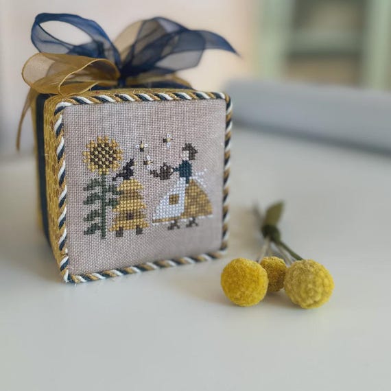 A Honey of a Frill Counted Cross Stitch Pattern by Heart in Hand