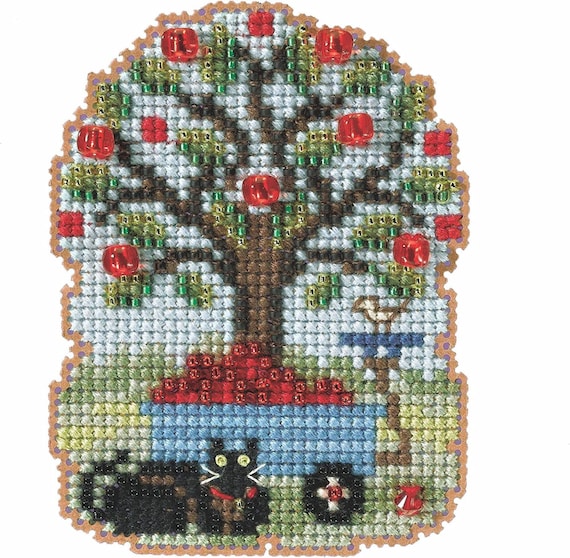 Mill Hill 2022 Autumn Harvest Beaded Cross Stitch Kit ~ Apple Harvest ~ MH182226