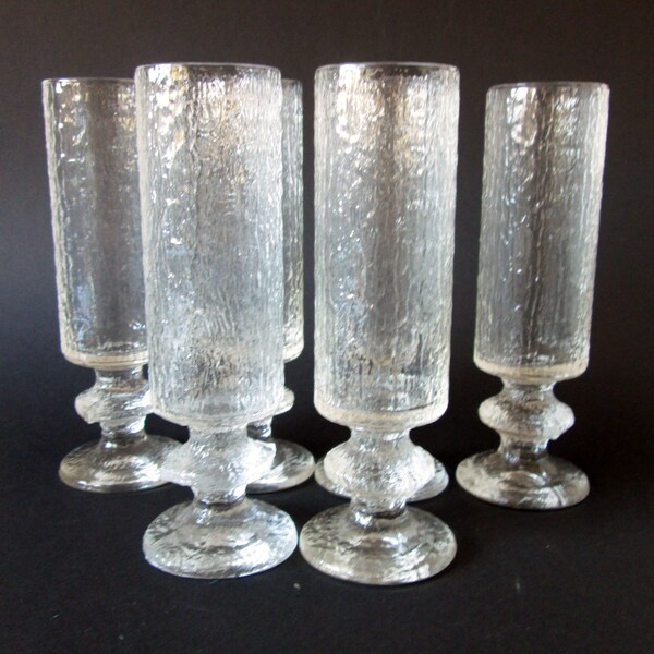 Set of 6 Senator glasses/flutes for champagne, sparkling wines, designed 1968 by Timo Sarpaneva for Iittala Finland. The price is for 6.